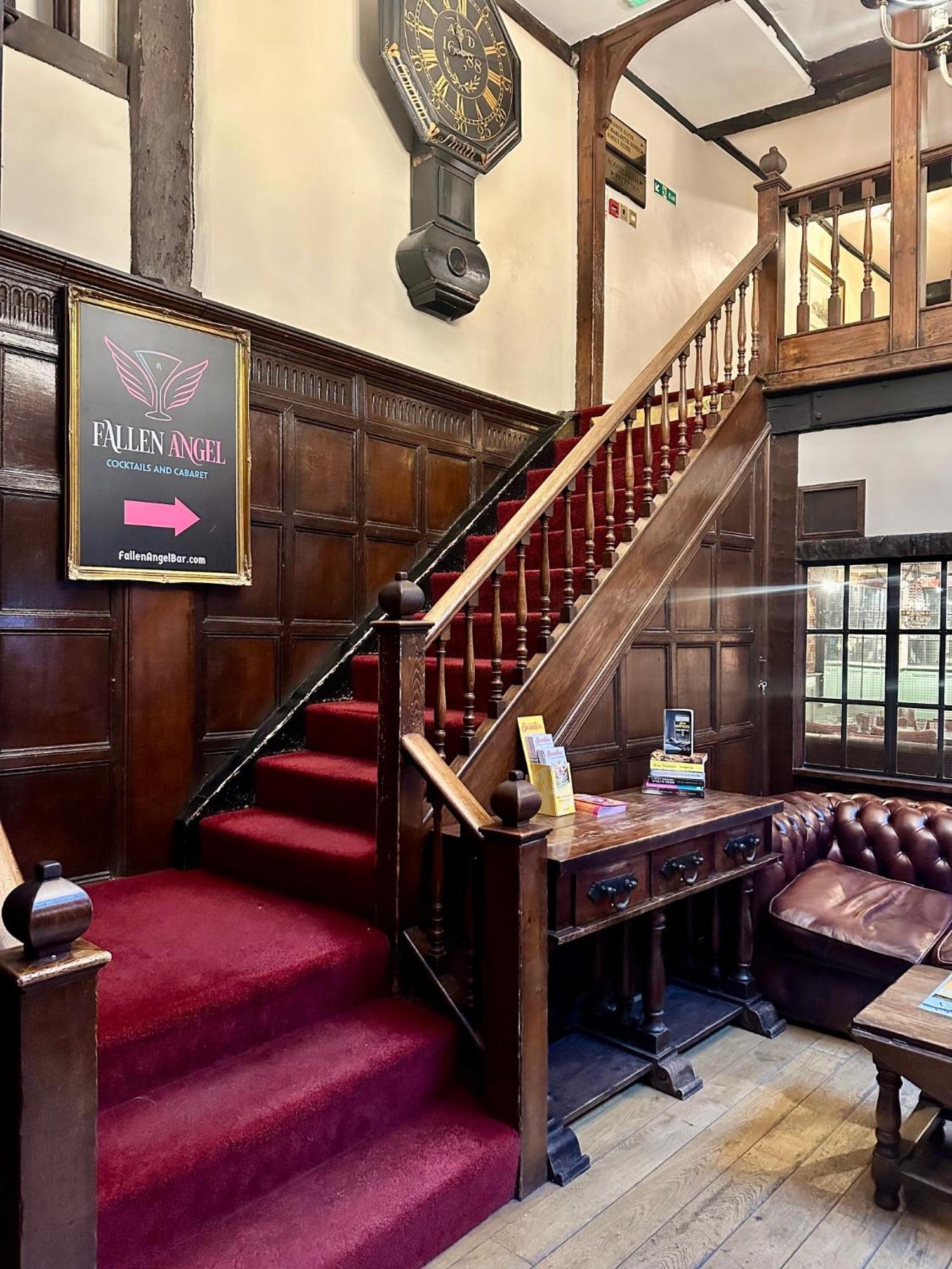 The Angel Posting House & Livery Guildford Eksteriør billede