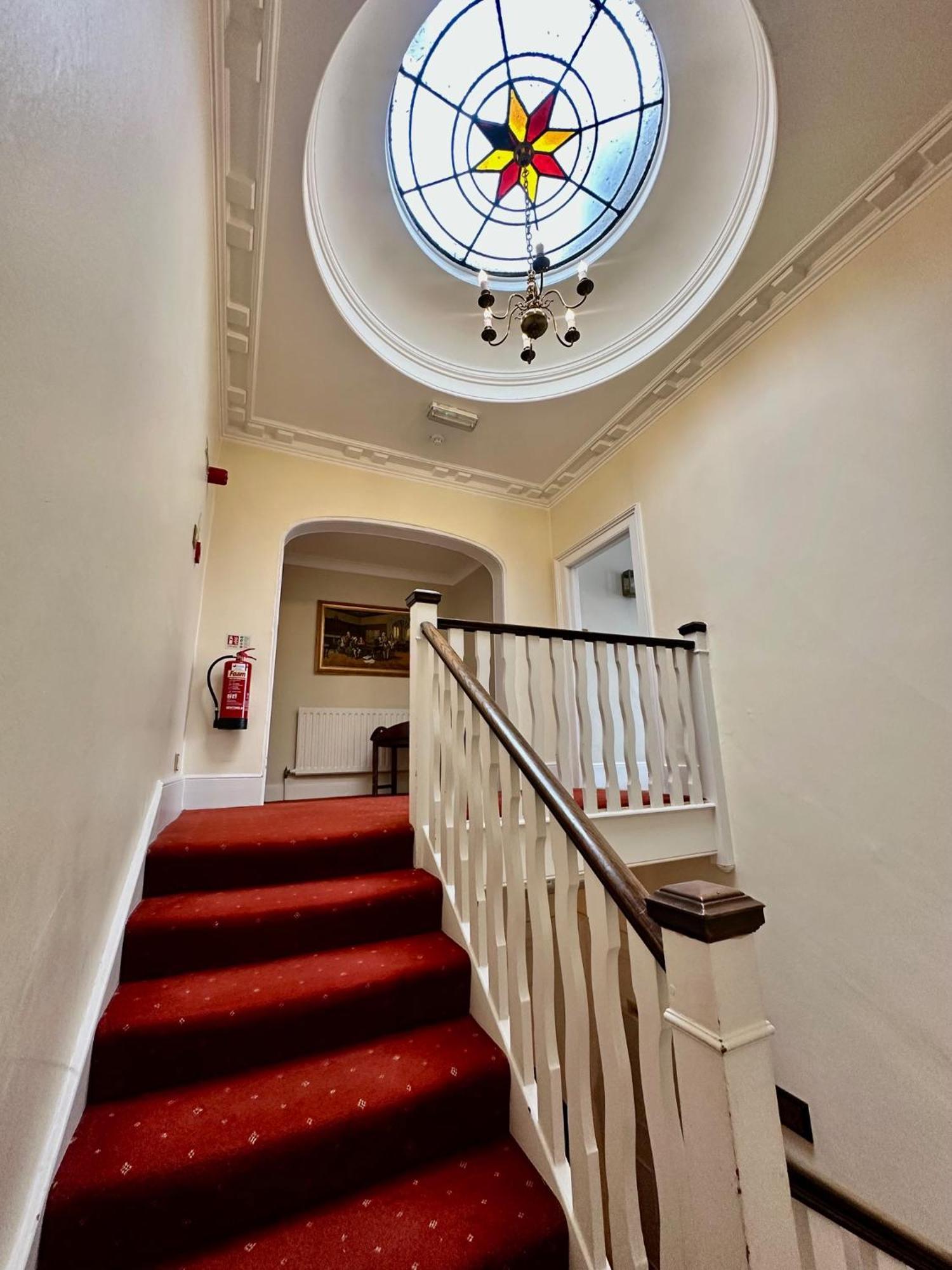 The Angel Posting House & Livery Guildford Eksteriør billede
